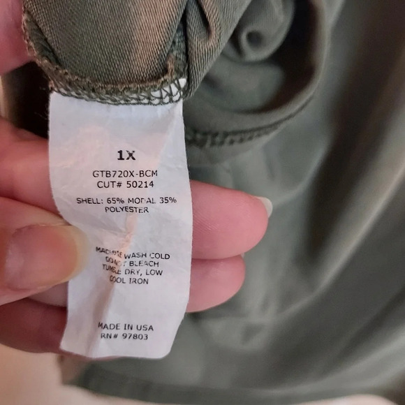 Green Envelope Light Olive Green V-Neck 3/4 Sleeves Shirt in Size 1X - Picture 9 of 9